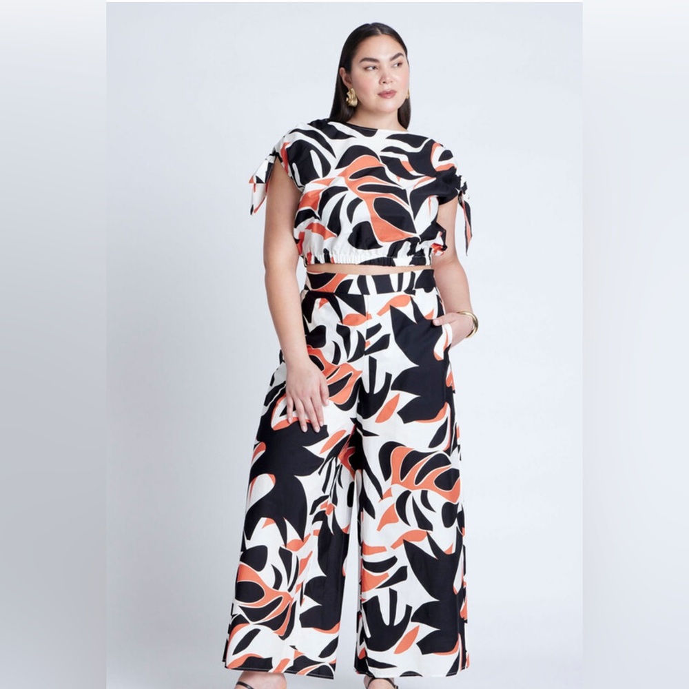 Shoulder tie crop top & Wide leg printed pants